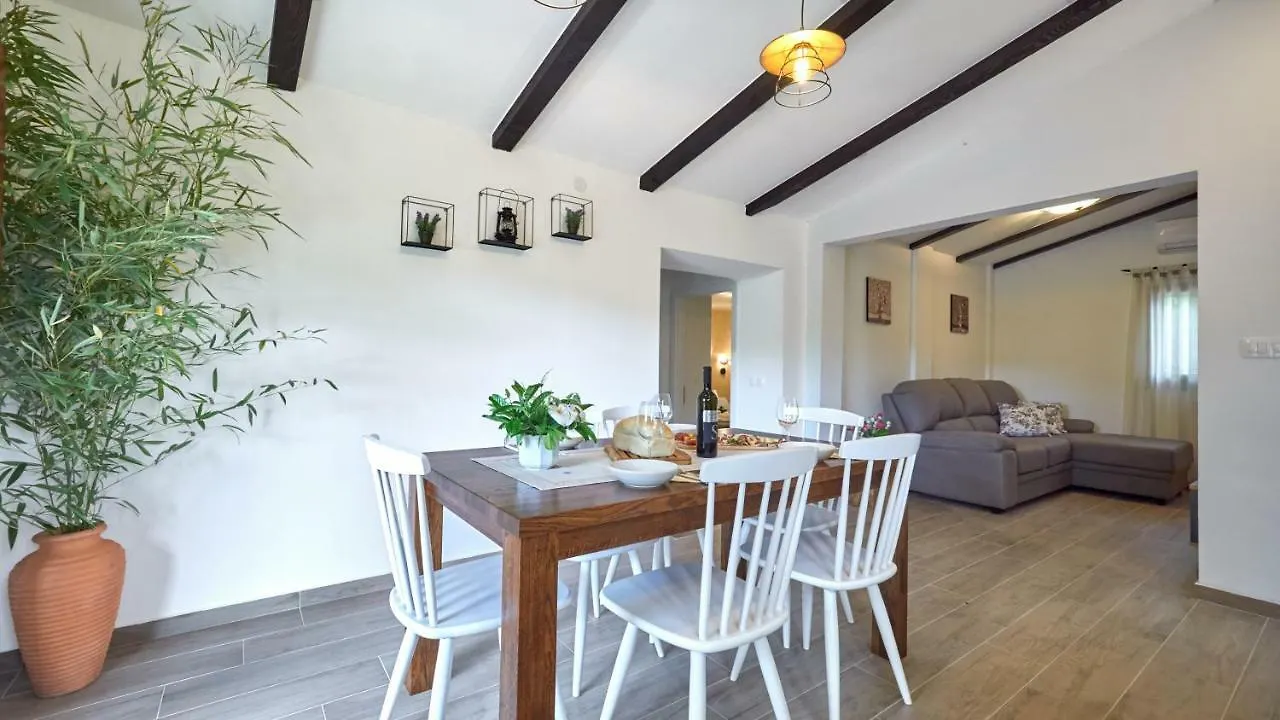 בית נופש בוזט Casa Valla By Rent Istria